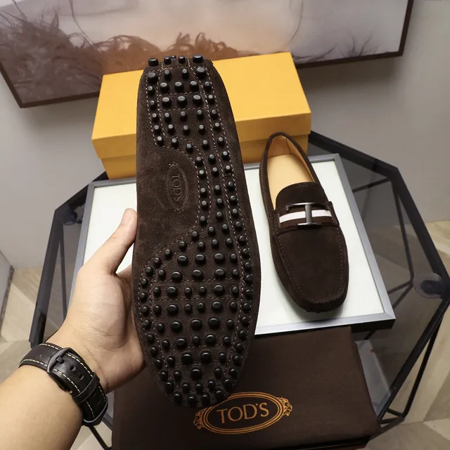 Tod's Gommino Loafer Marron Blanc Daim Supérieur T-Bar Boucle Métal Loafer 4