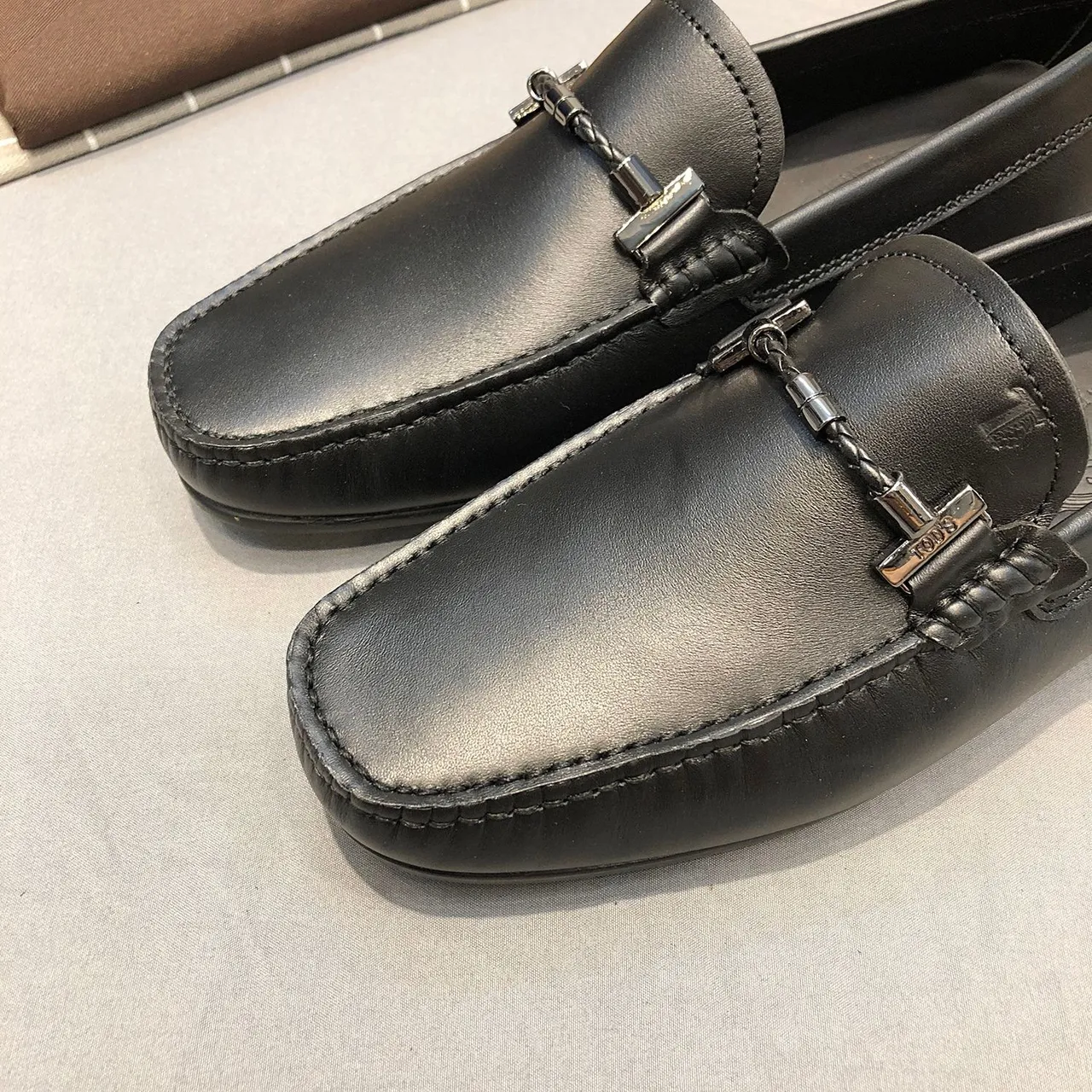 Tod's Horsebit Loafer Mocassins en cuir noir 5