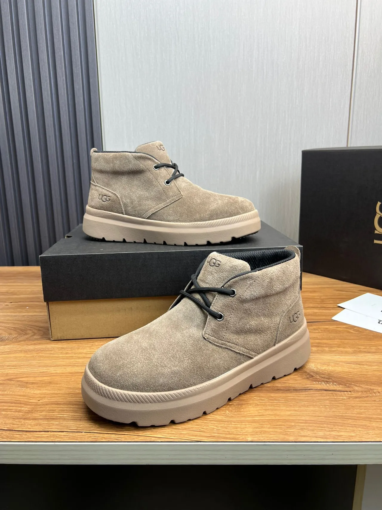 UGG Bege Preto Camurça Superior Com Cadarços Chukka Botas de Tornozelo 3