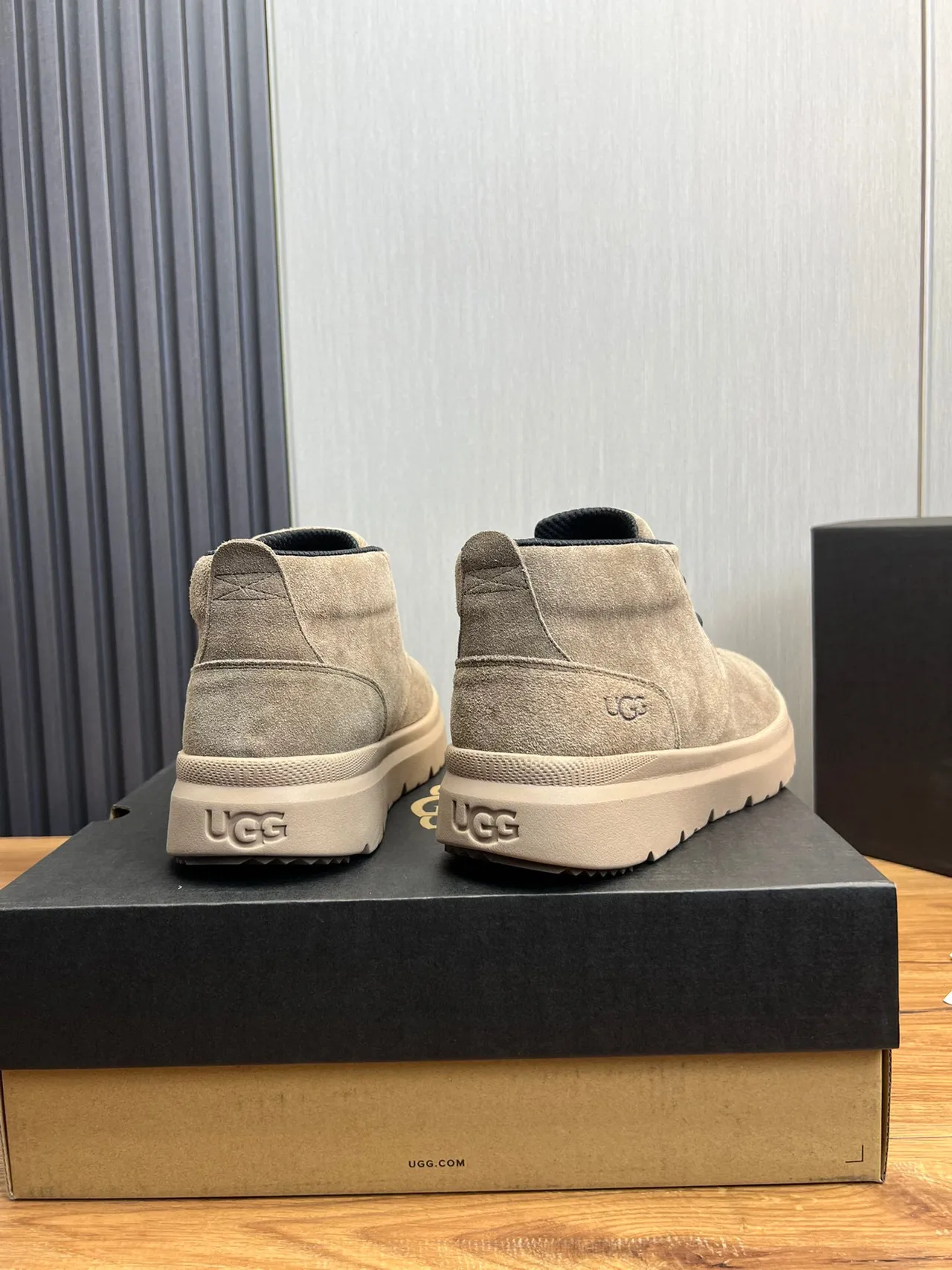 UGG Bege Preto Camurça Superior Com Cadarços Chukka Botas de Tornozelo 4