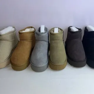 UGG बेज भूरा सूड ऊपरी शियरलिंग लाइनड तुषार बूट्स