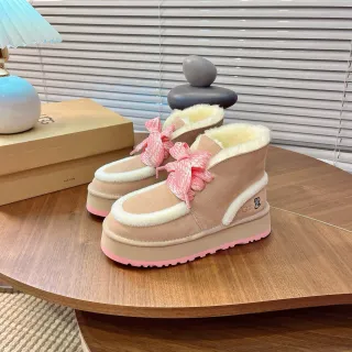 UGG 米色粉色 平台鞋底 羊毛内里 雪靴