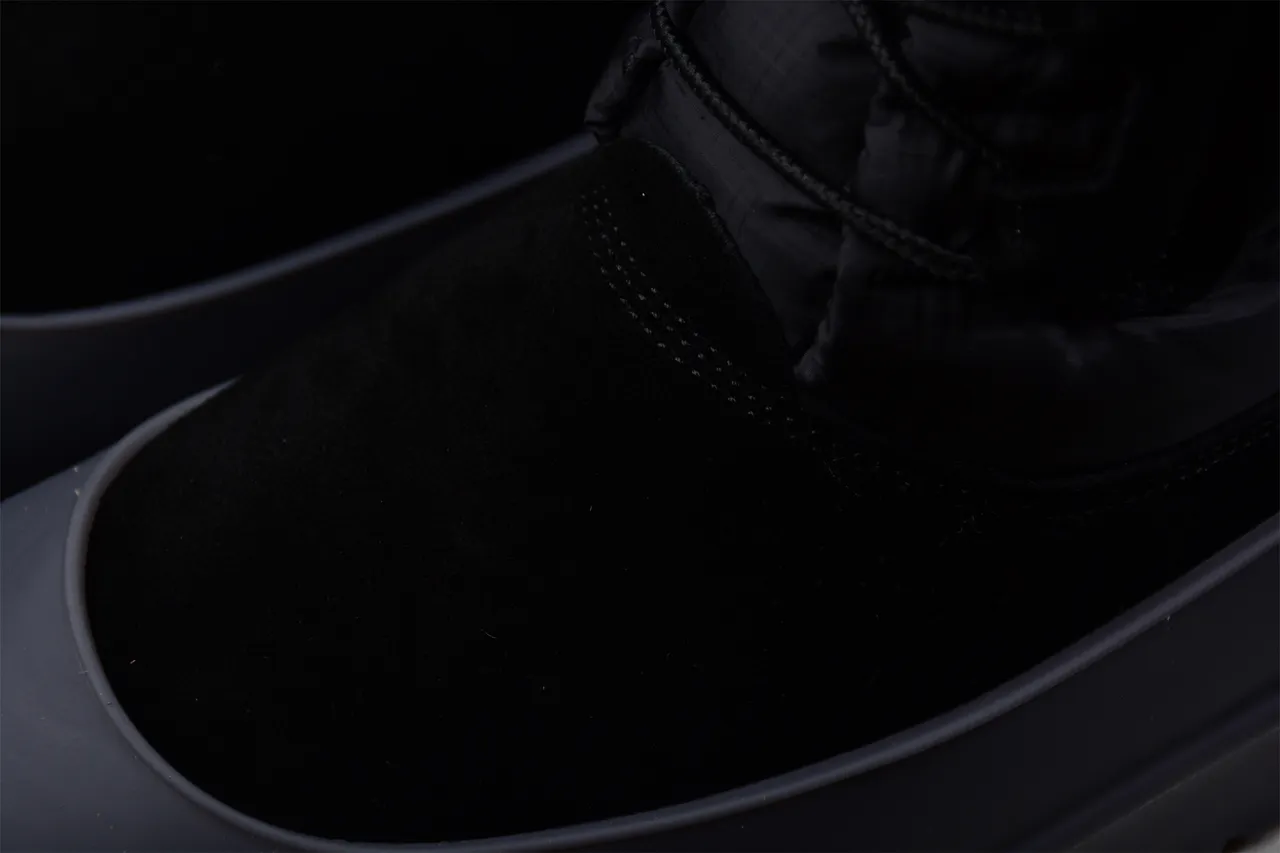 UGG Bottes de neige noir gris avec col rembourré matelassé et embout en caoutchouc 6
