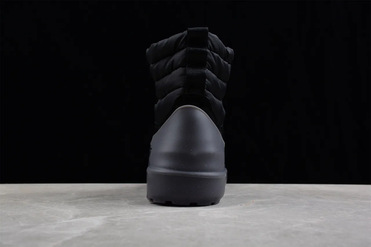 UGG Bottes de neige noir gris avec col rembourré matelassé et embout en caoutchouc 9