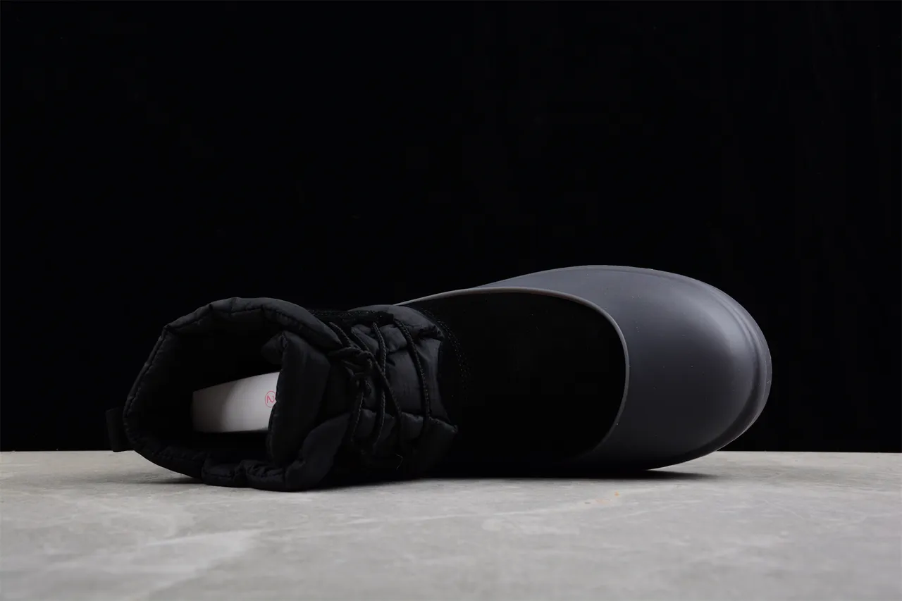 UGG Bottes de neige noir gris avec col rembourré matelassé et embout en caoutchouc 11