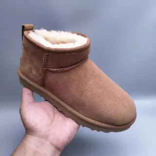 UGG ক্লাসিক মিনি চেস্টনাট ব্রাউন সুয়েড শিয়ারলিং লাইন্ড স্নো বুট