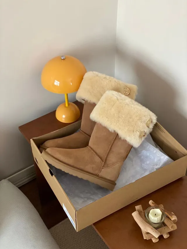 UGG Classic Tall Tan Suede Shearling-Cuffed Snow Boots 9