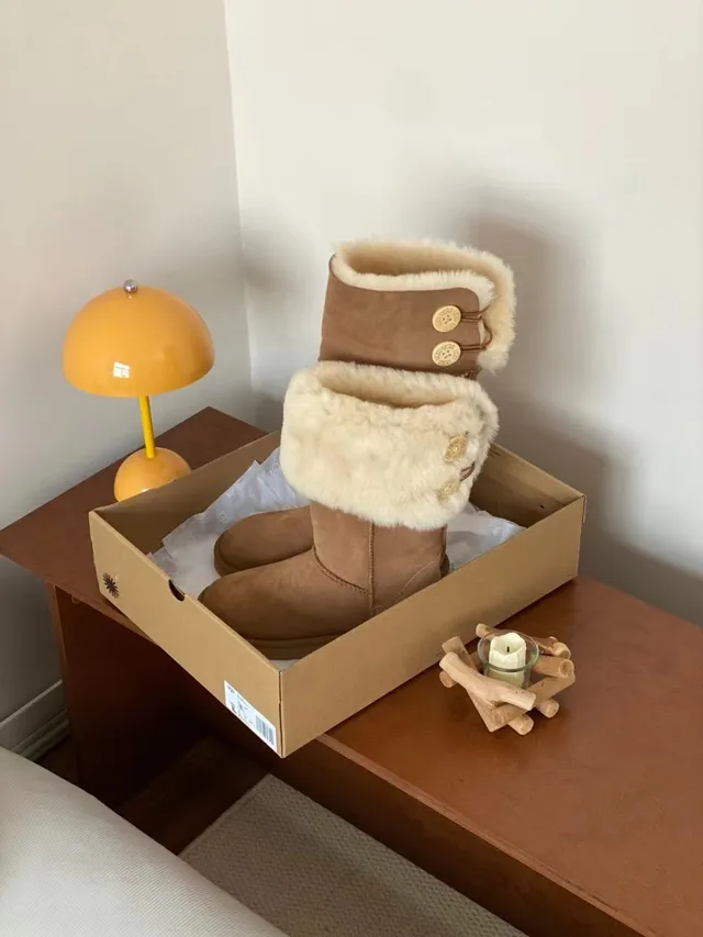 UGG Classic Tall Tan Suede Shearling-Cuffed Snow Boots 10