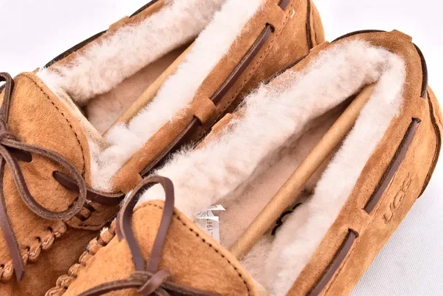 UGG Dakota Tan Suede Shearling-Lined Moccasin Loafers 10