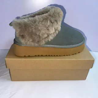 UGG हरा भूरा शियरलिंग-कफ वाली चमड़े की ऊपरी बर्फ के जूते
