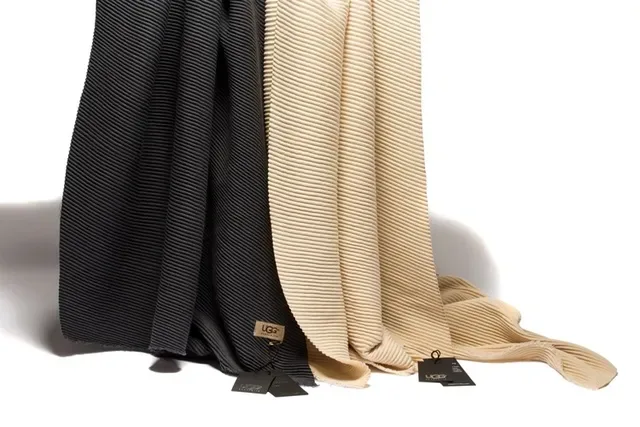 UGG Ribbed Beige Cashmere Scarf 2