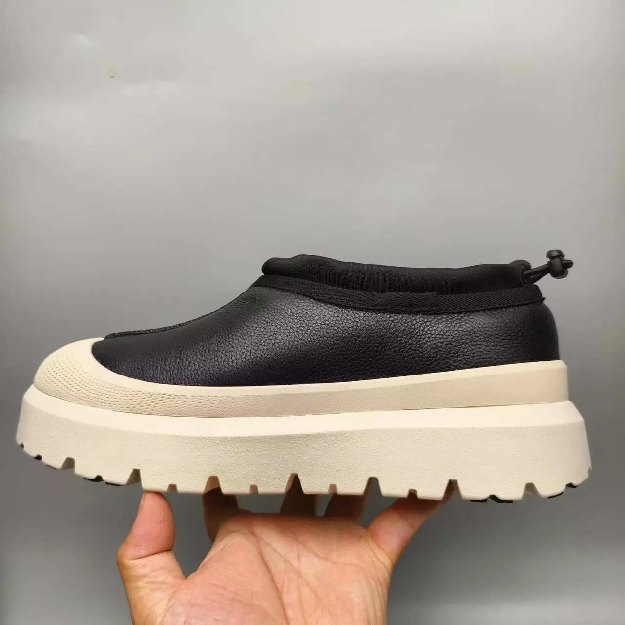 UGG Tasman 黑色米色 厚底一脚蹬雪靴 6