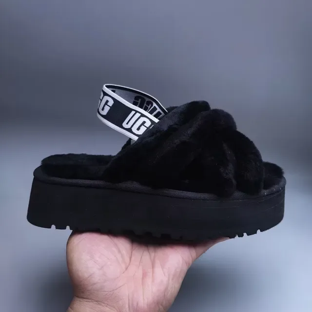 UGG Tasman काला फजी प्लेटफॉर्म स्लिपर्स 4