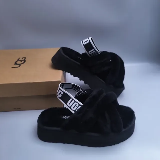 UGG Tasman काला फजी प्लेटफॉर्म स्लिपर्स 5