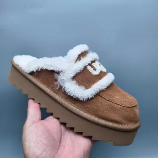 UGG Tasman بني سويد شيرلينج تريم منصة لوافر