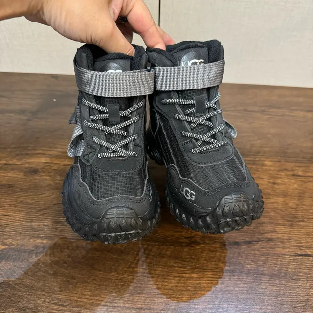 UGG Tasman rose-violet semelle épaisse à rodadura fermeture dual de lacets et sangle bottes de neige 16