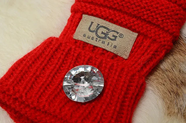 UGG Tasman Red White Ribbed Faux-Fur Cuff Knit Gloves 2