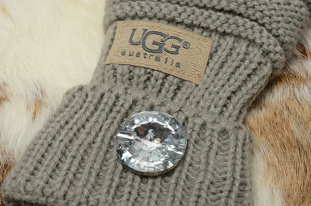 UGG Tasman Red White Ribbed Faux-Fur Cuff Knit Gloves 5