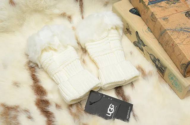 UGG Tasman Red White Ribbed Faux-Fur Cuff Knit Gloves 8