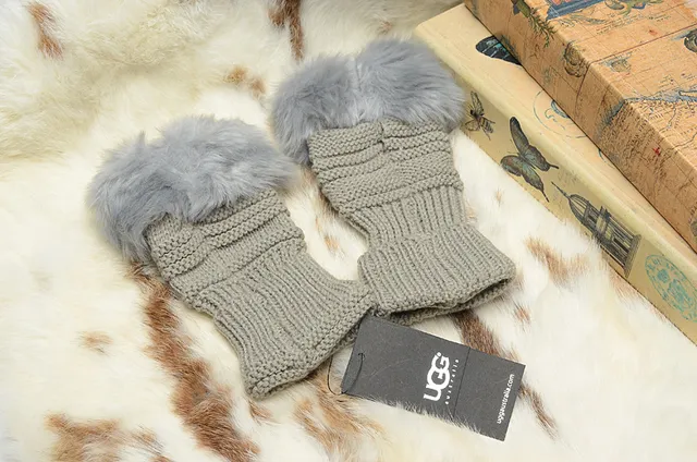 UGG Tasman Red White Ribbed Faux-Fur Cuff Knit Gloves 10