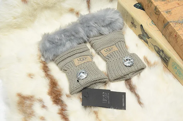 UGG Tasman Red White Ribbed Faux-Fur Cuff Knit Gloves 11