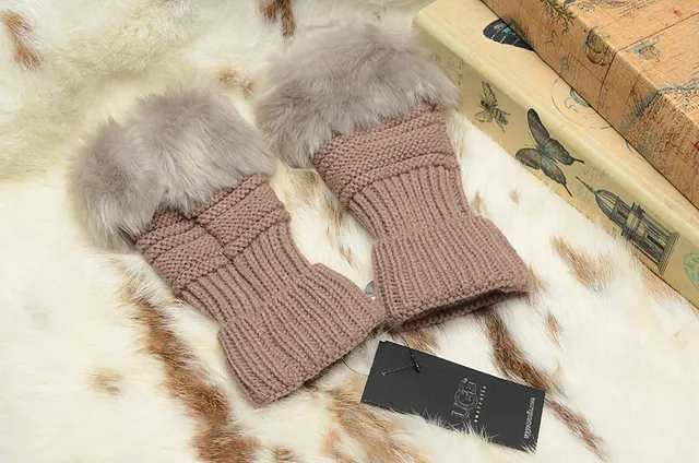 UGG Tasman Red White Ribbed Faux-Fur Cuff Knit Gloves 14