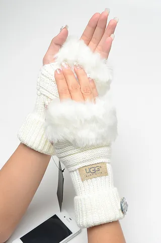 UGG Tasman Red White Ribbed Faux-Fur Cuff Knit Gloves 16