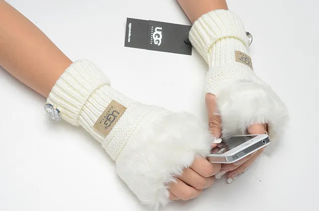 UGG Tasman Red White Ribbed Faux-Fur Cuff Knit Gloves 21