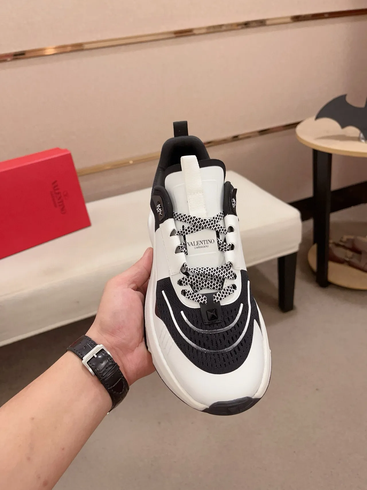 Valentino Chaussures noires et blanches avec semelle sculptée, mélange de panneaux, sneakers à semelle épaisse 5