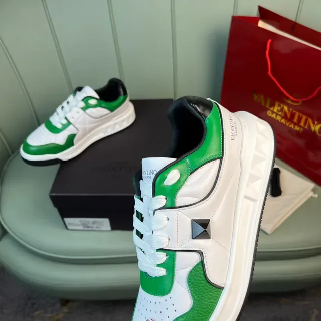 Valentino Garavani VLogo Sneaker vert blanc noir style de vie sneakers 3