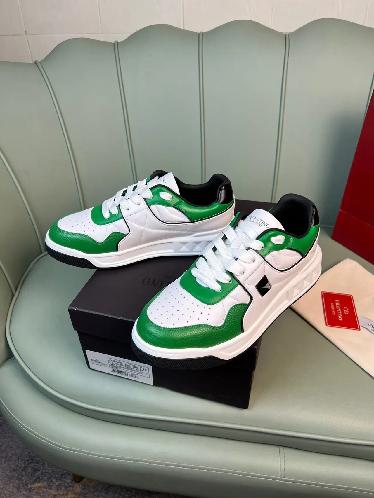 Valentino Garavani VLogo Sneaker vert blanc noir style de vie sneakers 8