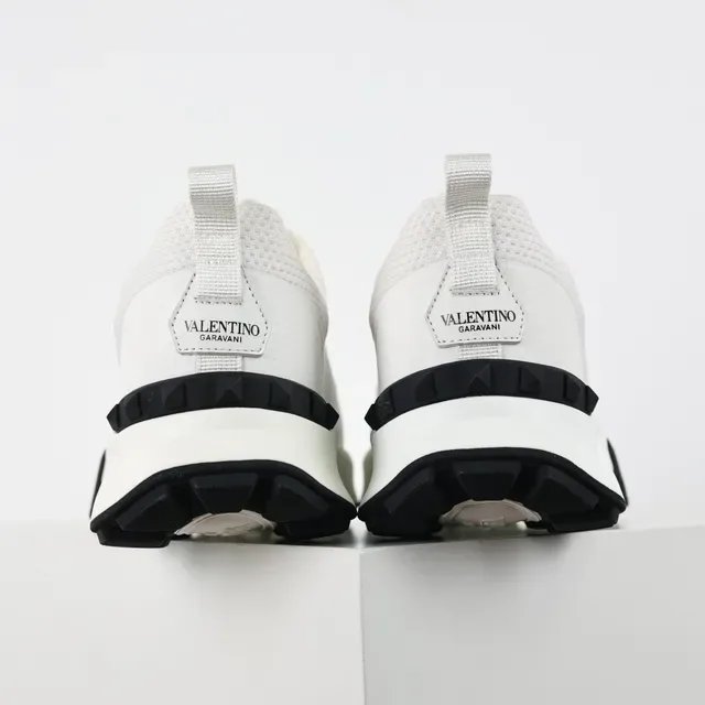 Valentino Open sneakers blanc et noir style de vie 8