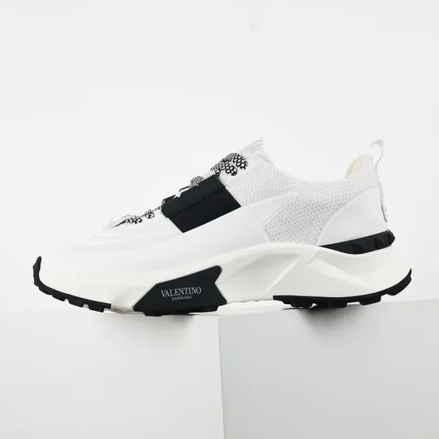 Valentino Open sneakers blanc et noir style de vie 9