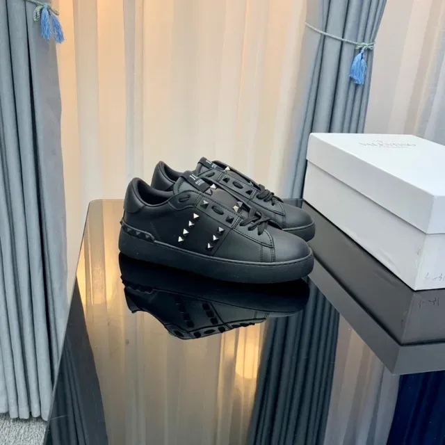 Valentino Rockstud Black Leather Pyramid Stud Lifestyle Sneakers 3