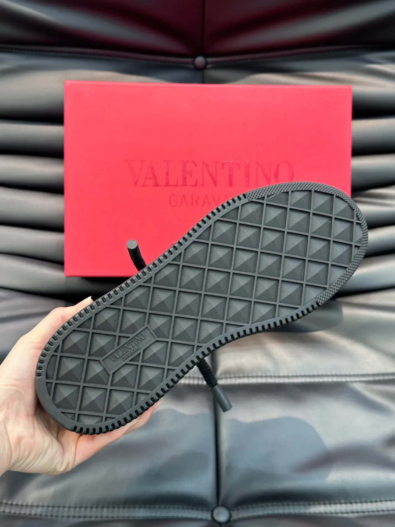 Valentino Rockstud Monochrome Noir Lifestyle Sneakers 2