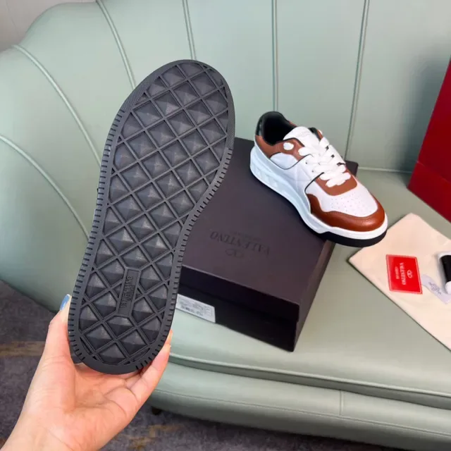 Valentino Rockstud Blanc Marron Cuir En Couches Et Maille Perforée Semelle Sculptée Baskets Épaisses 2