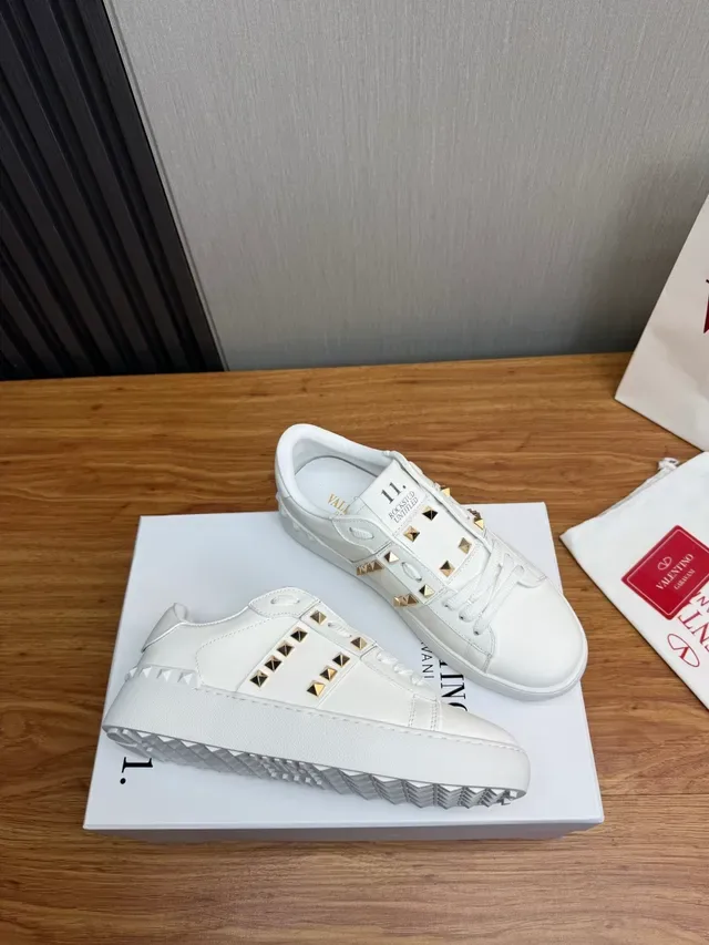 Valentino Rockstud Sneakers Lifestyle Blanc en Cuir à Encolure Basse 6