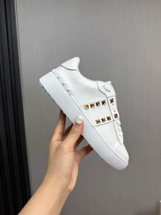 Valentino Rockstud Sneakers Lifestyle Blanc en Cuir à Encolure Basse 7