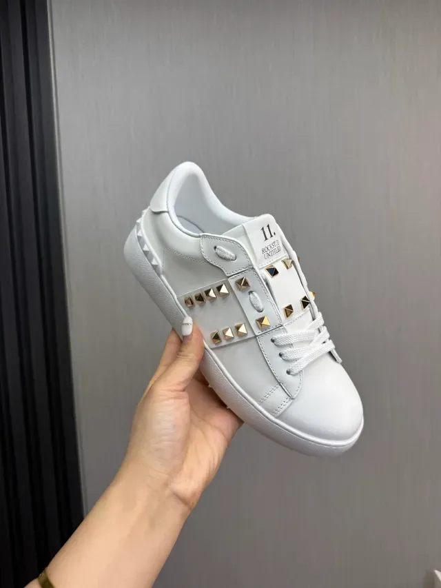Valentino Rockstud Sneakers Lifestyle Blanc en Cuir à Encolure Basse 8