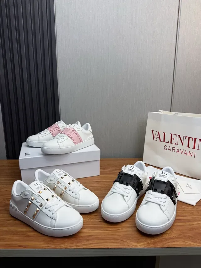 Valentino Rockstud Sneakers Lifestyle Blanc en Cuir à Encolure Basse 11