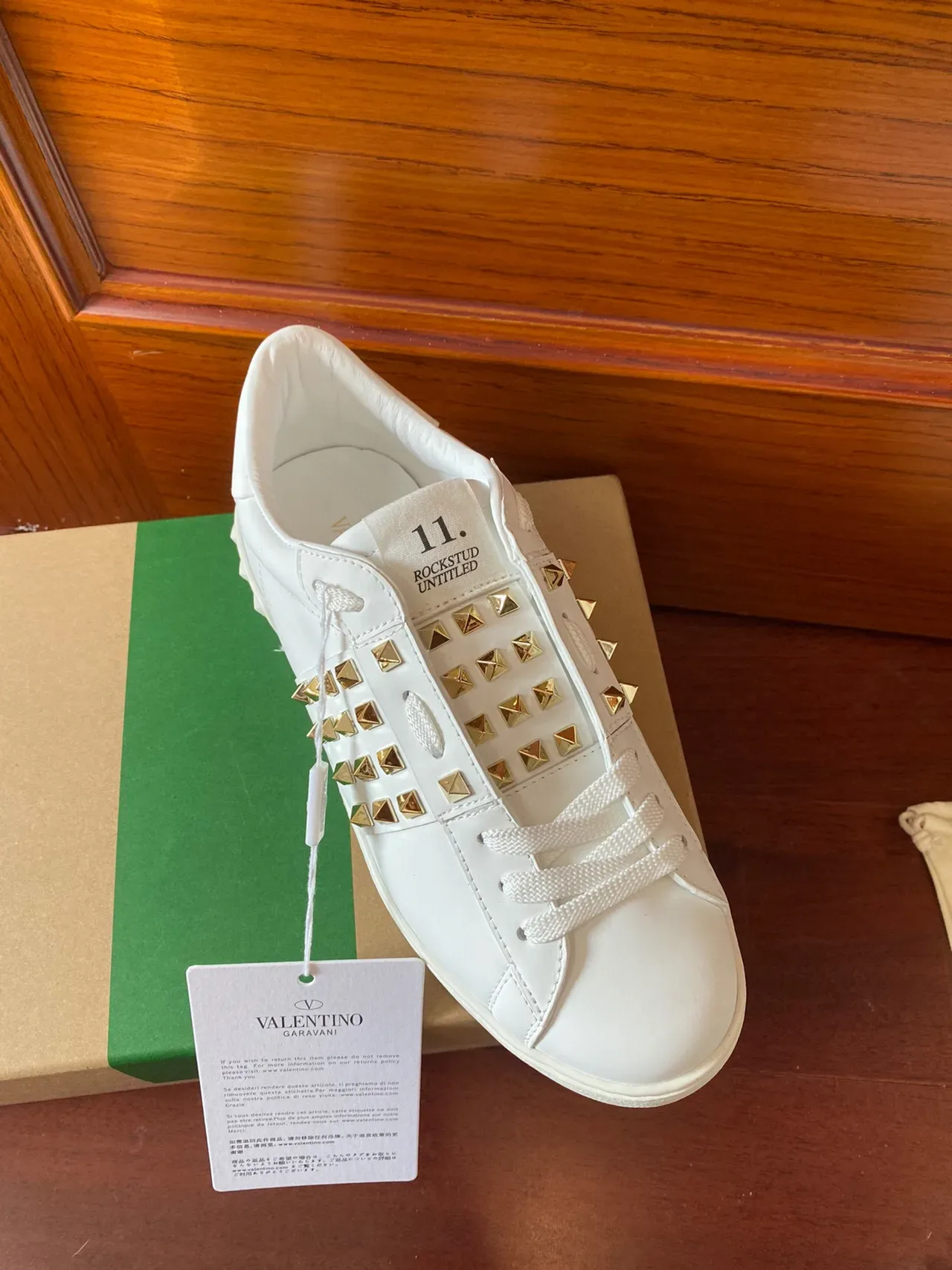 Valentino Rockstud Tênis Lifestyle de Couro Branco com Pirâmide Stud 6