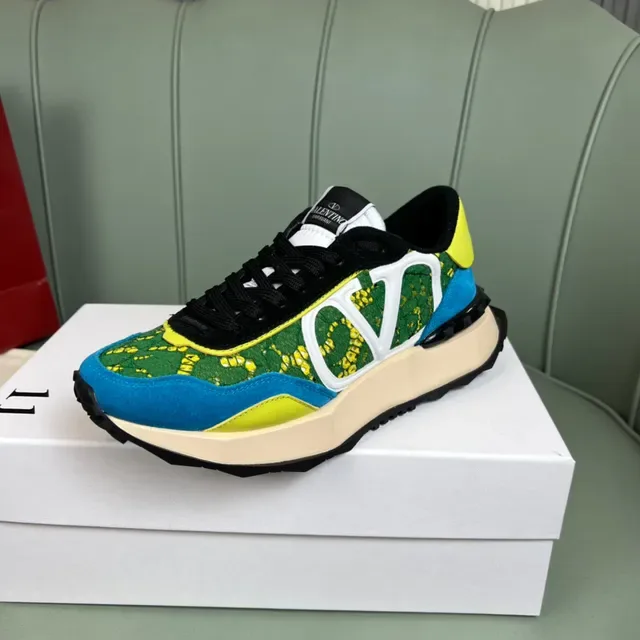 Valentino Run Away sneakers lifestyle jacquard floral multicolore 1