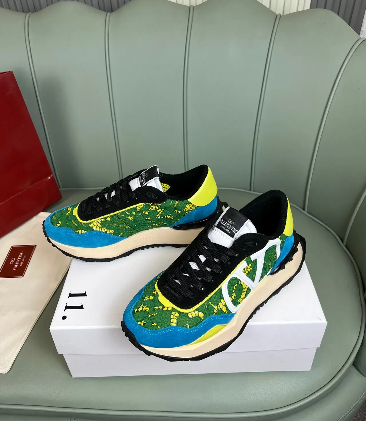 Valentino Run Away sneakers lifestyle jacquard floral multicolore 8