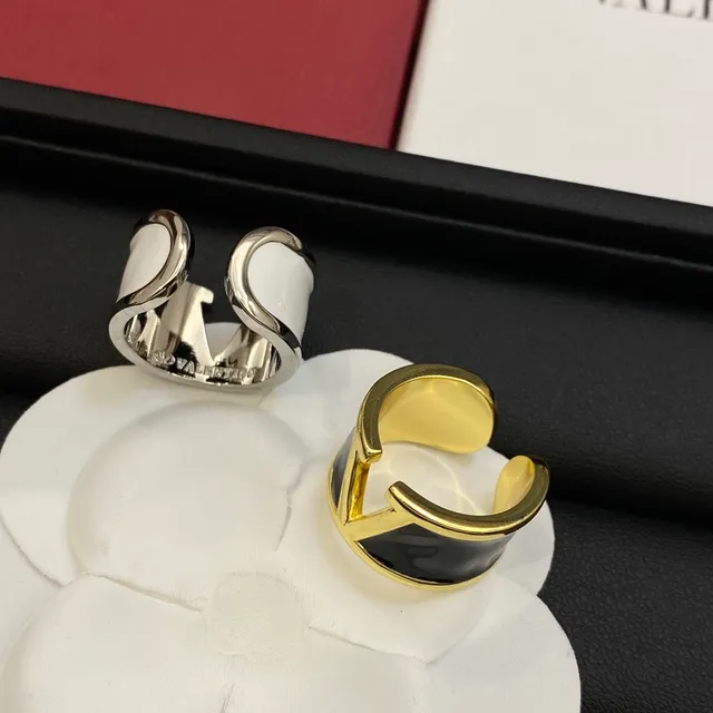 Valentino VLogo কালো সাদা Open-Band Enamel-Inlay Ring 2