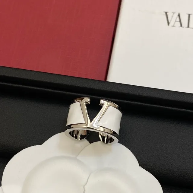 Valentino VLogo কালো সাদা Open-Band Enamel-Inlay Ring 5
