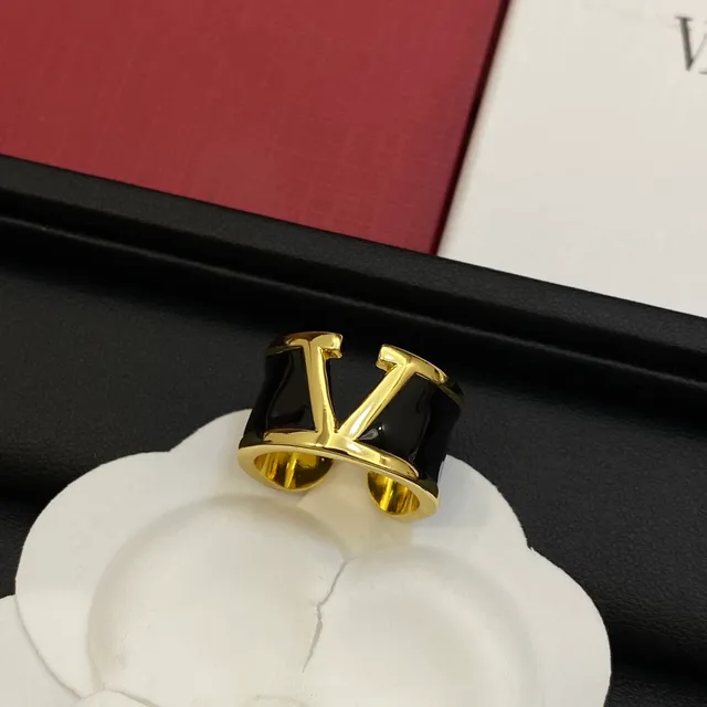 Valentino VLogo কালো সাদা Open-Band Enamel-Inlay Ring 7