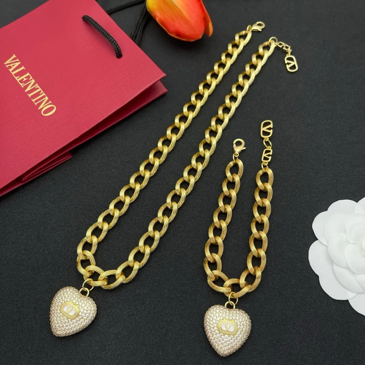 Valentino VLogo Heart Pavé Crystal Pulseira Corrente Chunky 2