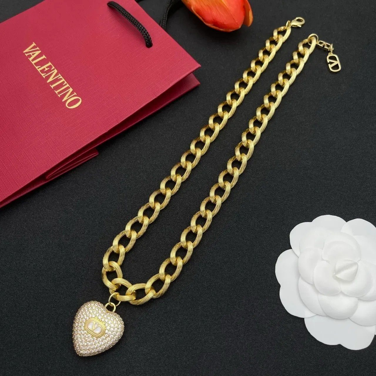 Colar Corrente Chunky Valentino VLogo Pendente Coração Pavé 7