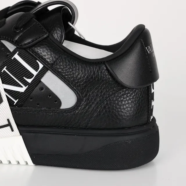 Valentino VLTN Baskets Lifestyle en Cuir Noir et Blanc 4