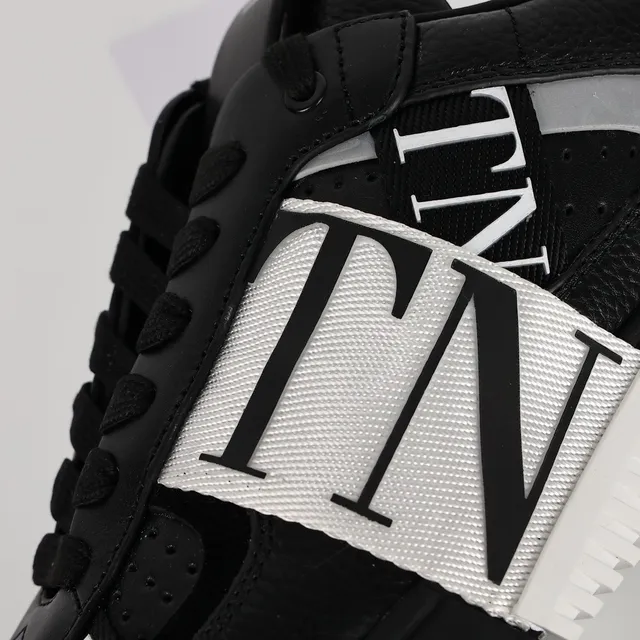 Valentino VLTN Baskets Lifestyle en Cuir Noir et Blanc 5